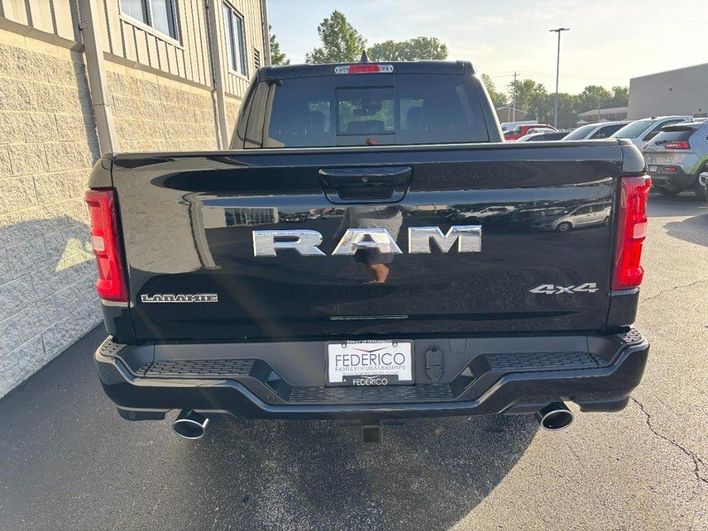 New 2026 Diamond Black Crystal Pearl-Coat Exterior Paint RAM Laramie 4x4 image 4