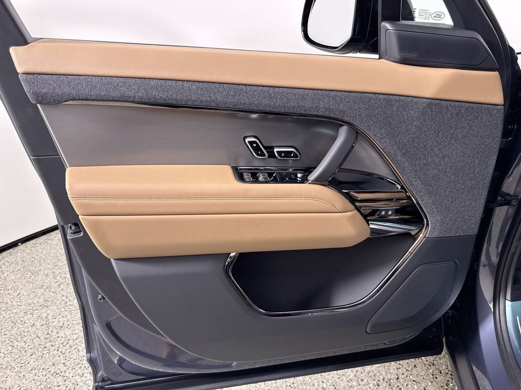 New 2026 Varesine Blue Land Rover SE image 13