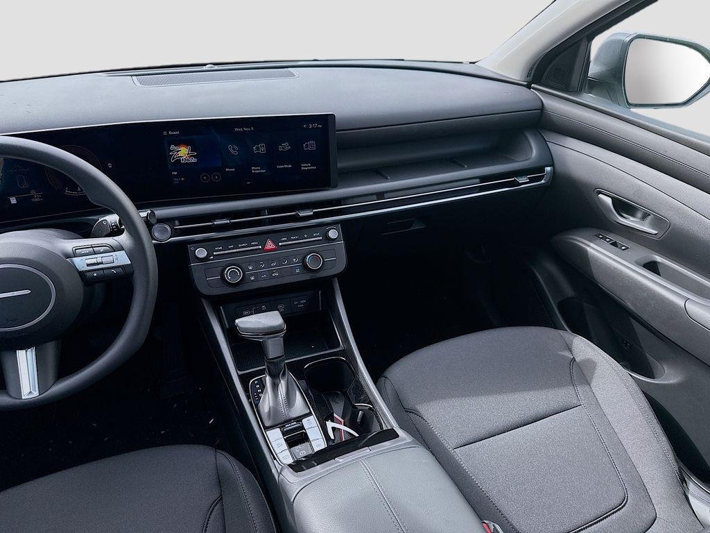 2025 Hyundai Tucson SE - Photo 16