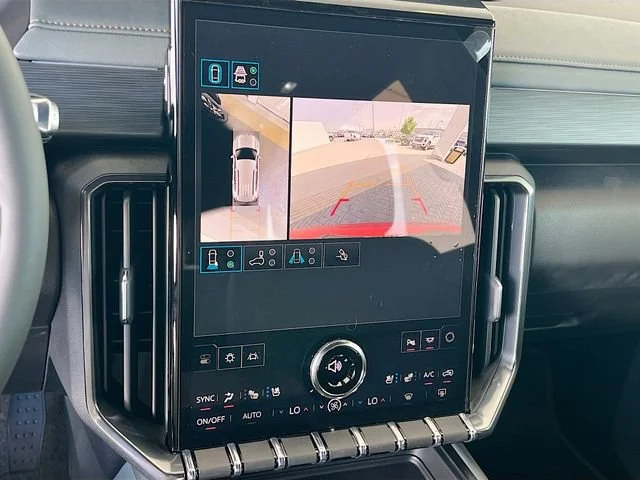 2026 GMC Acadia AT4 - Photo 9