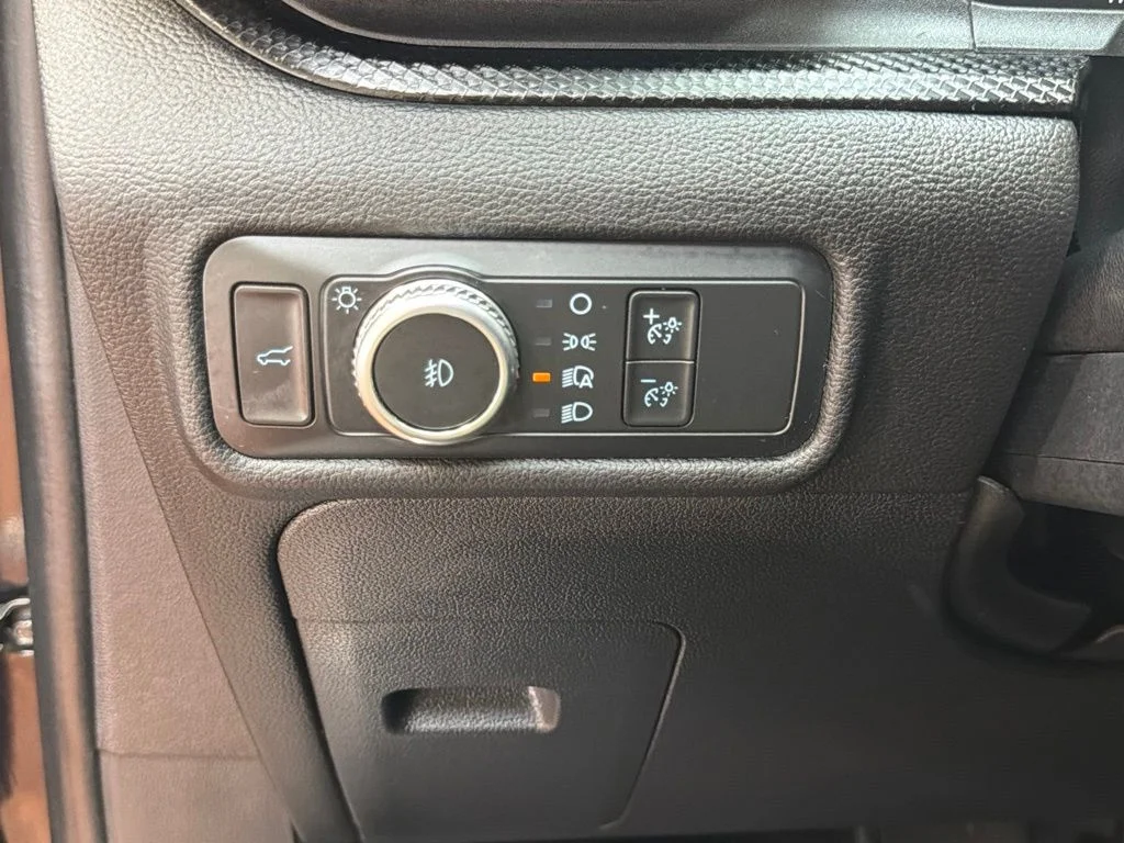 Used 2022 Agate Black Metallic Ford ST-Line image 26
