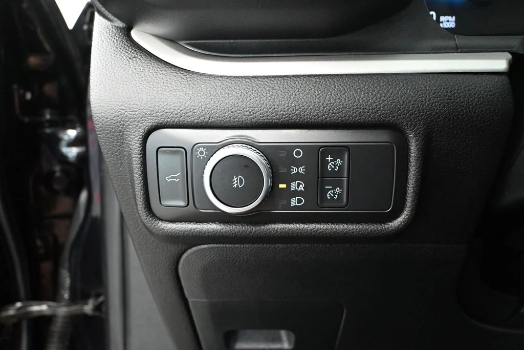 Used 2022 Black Ford XLT image 31