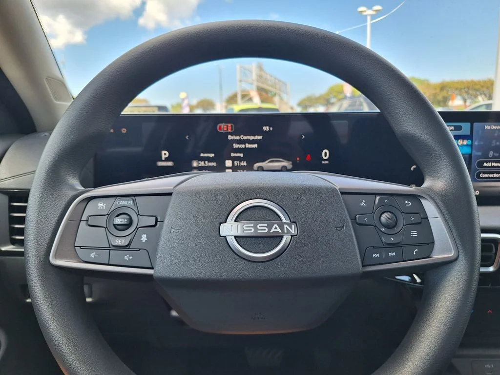 Used 2027 Gray Nissan SV image 15