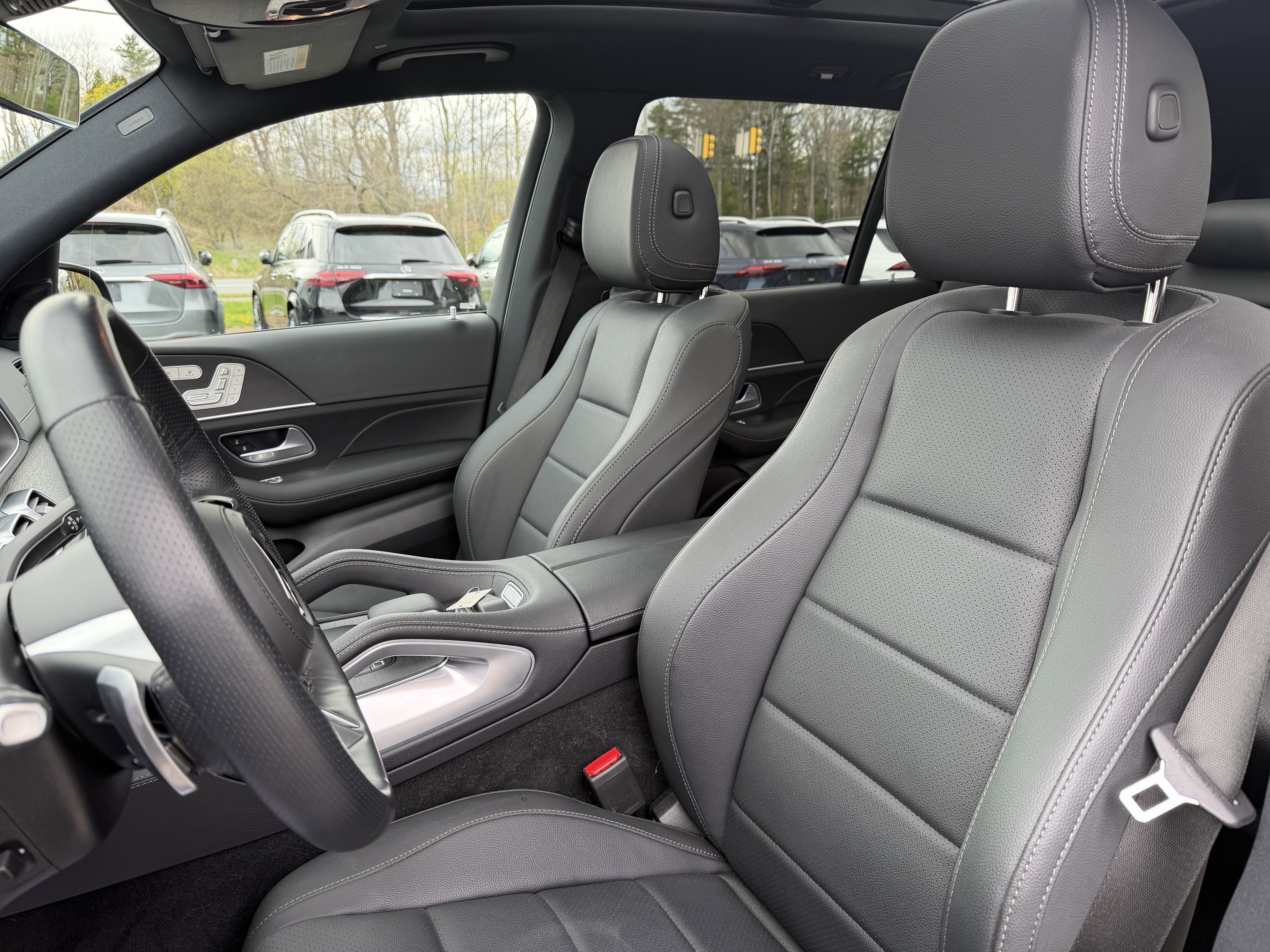 Used 2025 OBSIDIAN BLACK Mercedes-Benz GLS 450 image 8