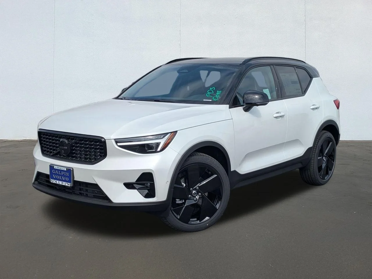 2026 Volvo XC40 B5 Ultra Ultra Black Edition AWD's photo