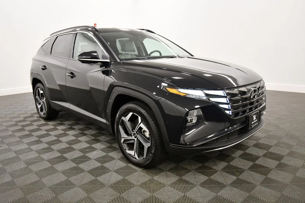 Used 2023 Black Hyundai Limited image 10