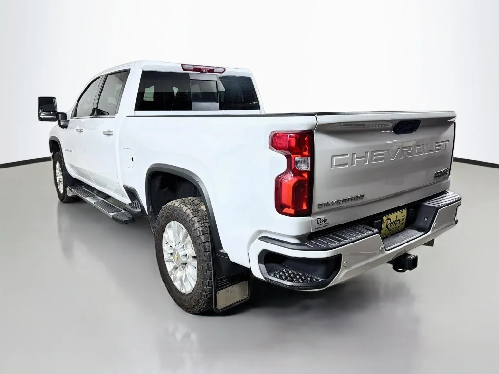Used 2022 White Chevrolet High Country image 8