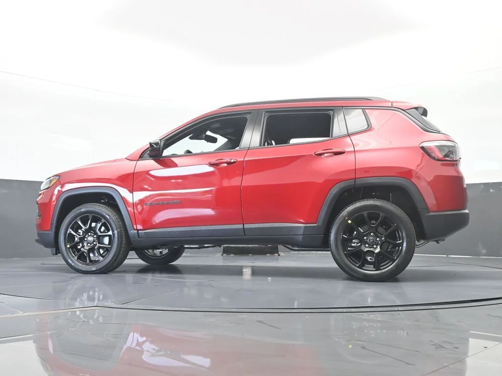 New 2026 Red Hot Pearlcoat Jeep Latitude image 50