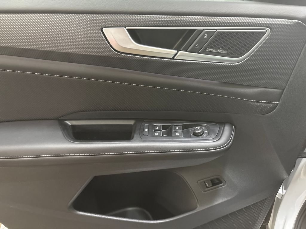 New 2026 White/off-white Volkswagen 2.0T SEL Premium R-Line image 9
