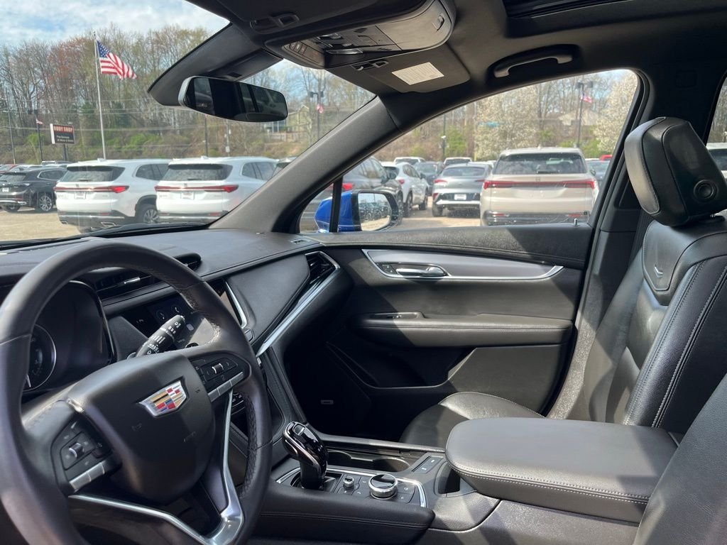 Used 2025 Blue Metallic Cadillac Luxury image 21