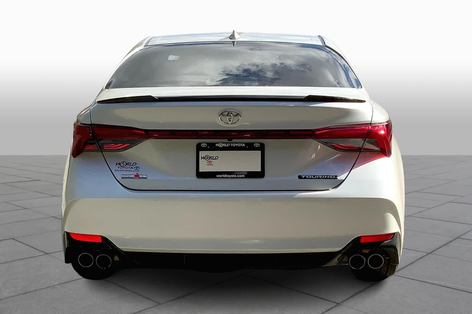 Used 2019 Wind Chill Pearl Toyota Touring image 4