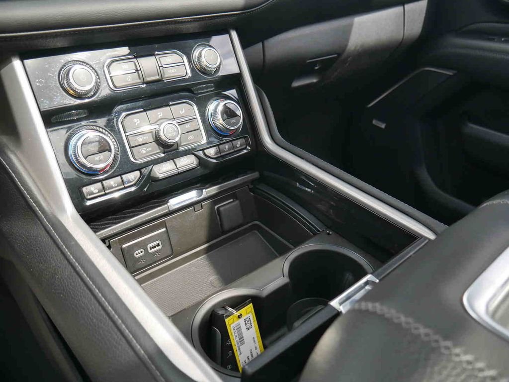 Used 2024  GMC Denali image 32