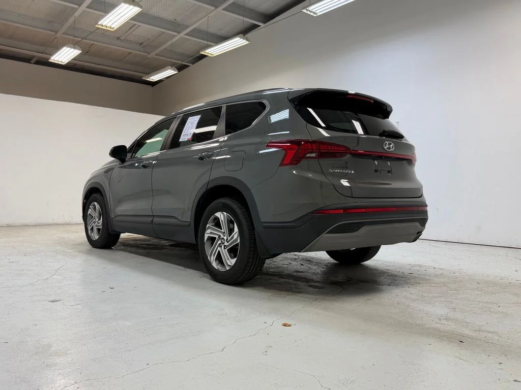 Certified Used 2022 Gray Hyundai SE image 11