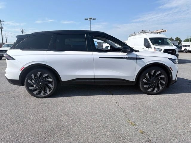 Used 2026 White Lincoln Reserve image 2