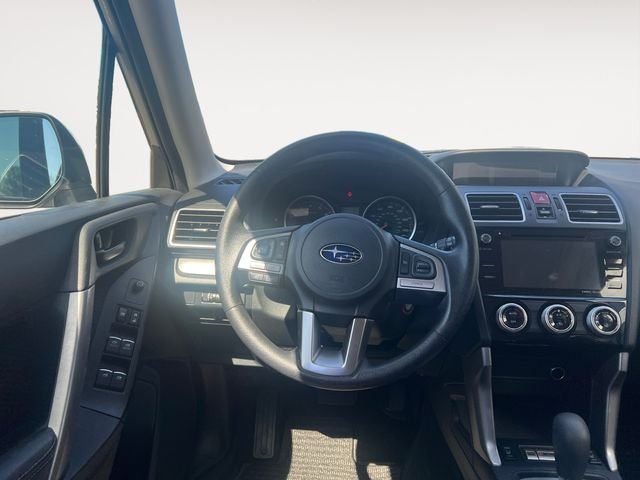 Used 2018 Ice Silver Metallic Subaru 2.5i Premium image 12