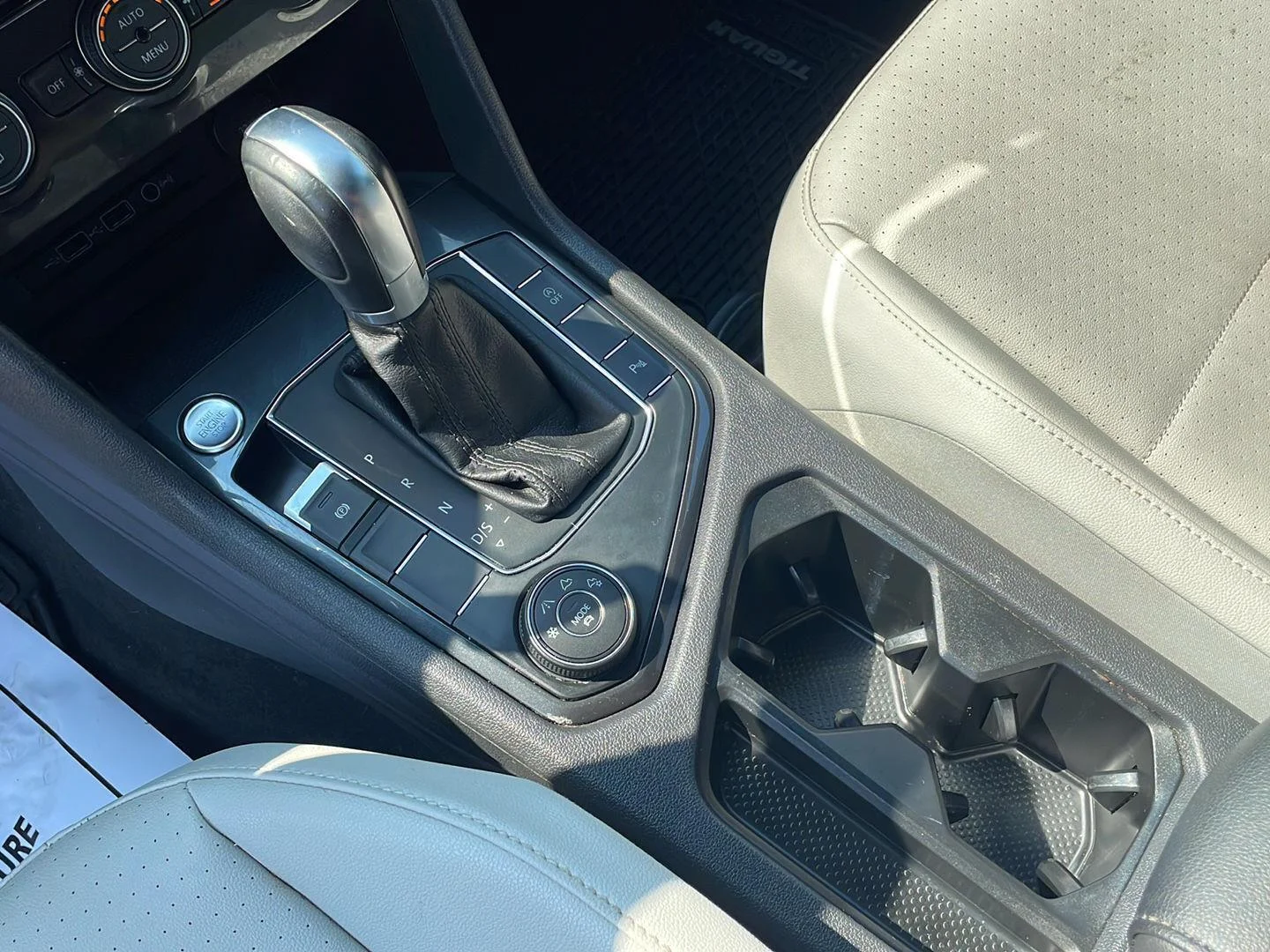 Used 2019 White Silver Metallic Volkswagen SEL image 19