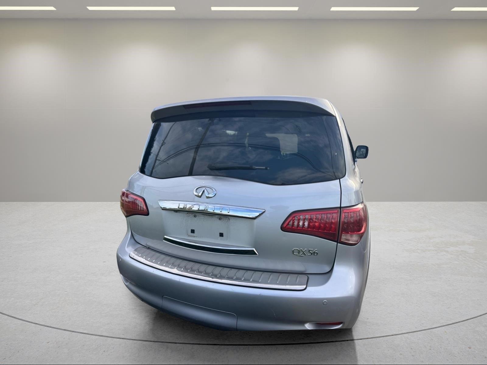 Used 2011 Liquid Platinum INFINITI 8-passenger image 19