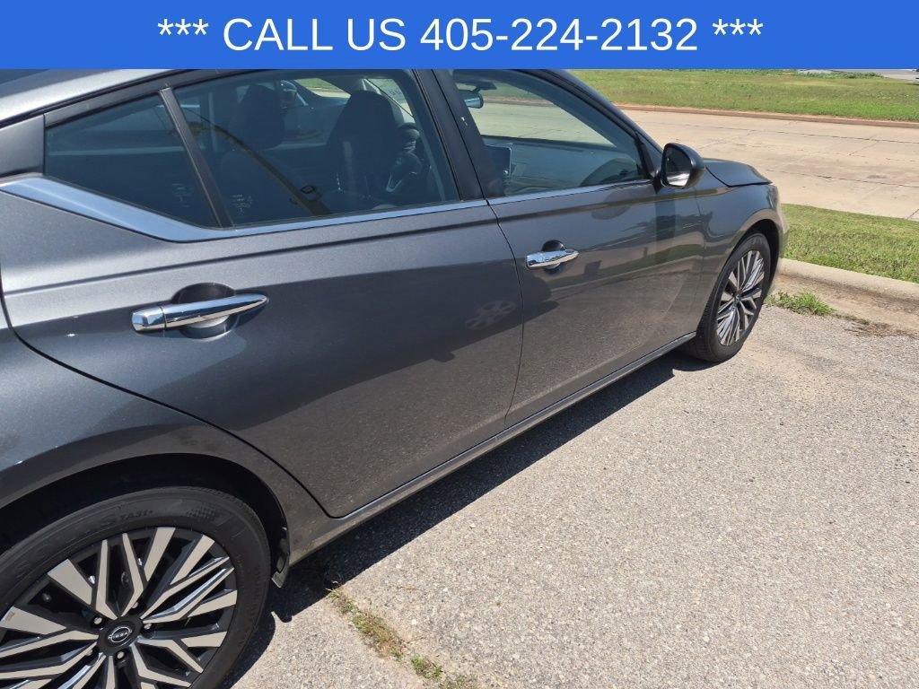 Used 2025 Gray Nissan SV image 16