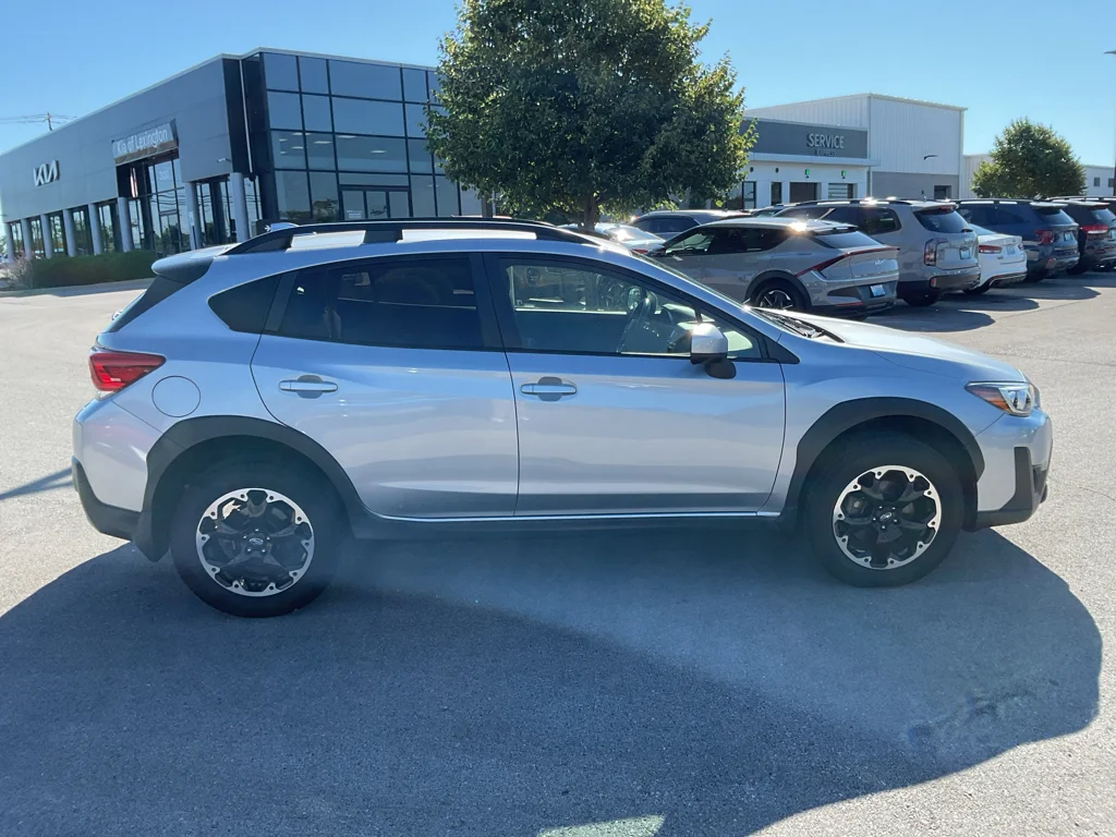 Used 2021 Ice Silver Metallic Subaru Premium image 11
