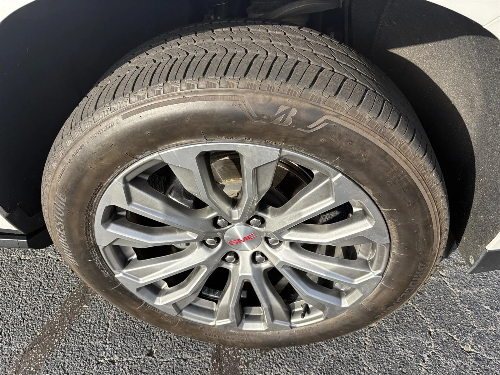 Used 2021 WHITE FROST TRICOAT GMC Denali image 16