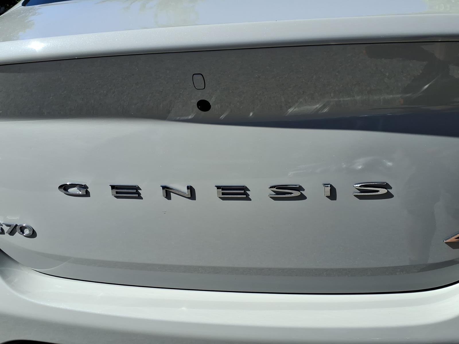 2026 GENESIS G70 Standard - Photo 10