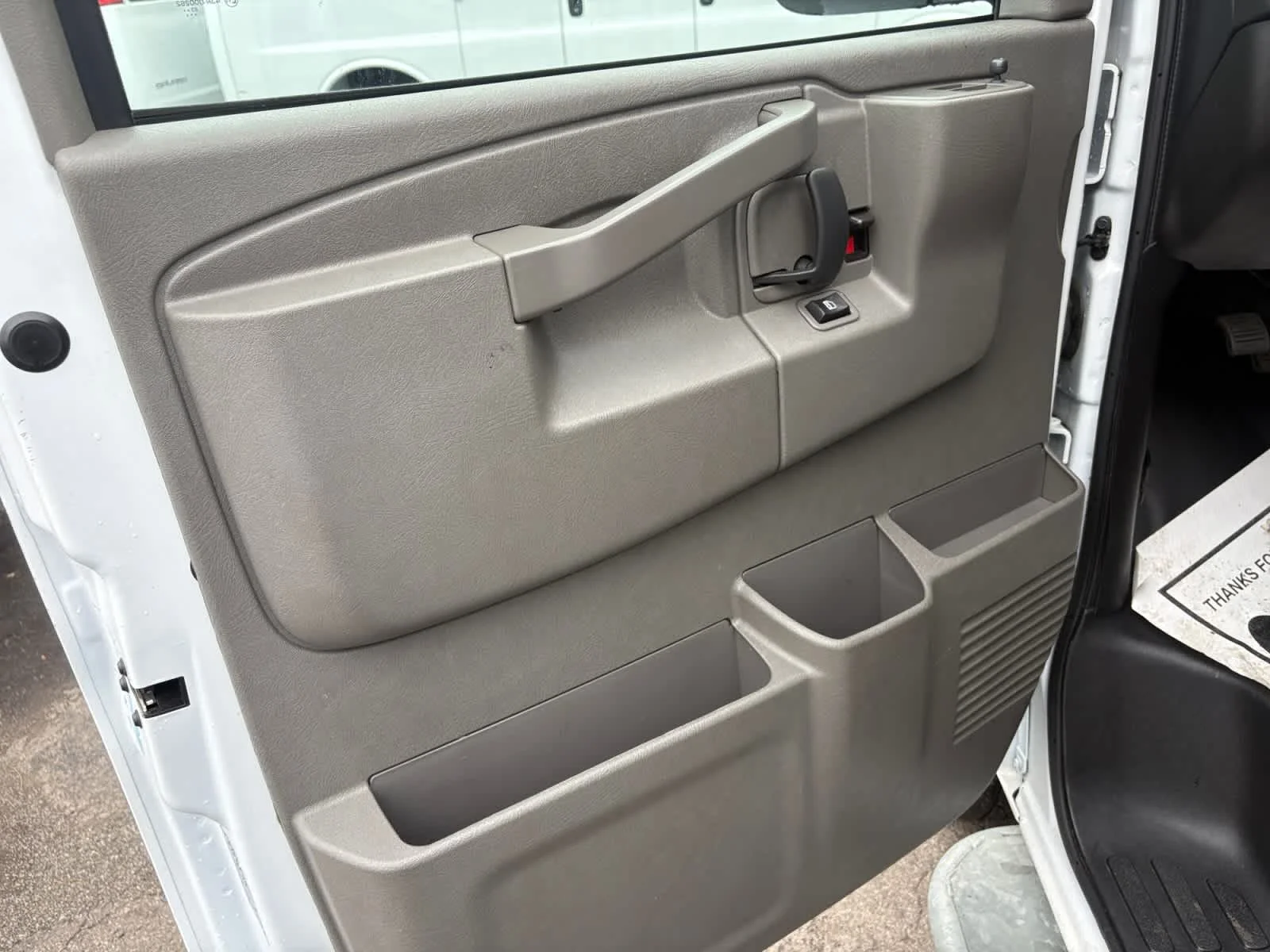Used 2024 Summit White GMC  image 10