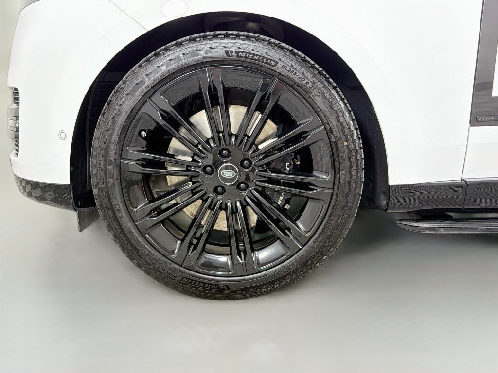 Certified Used 2024 White Land Rover Autobiography image 35