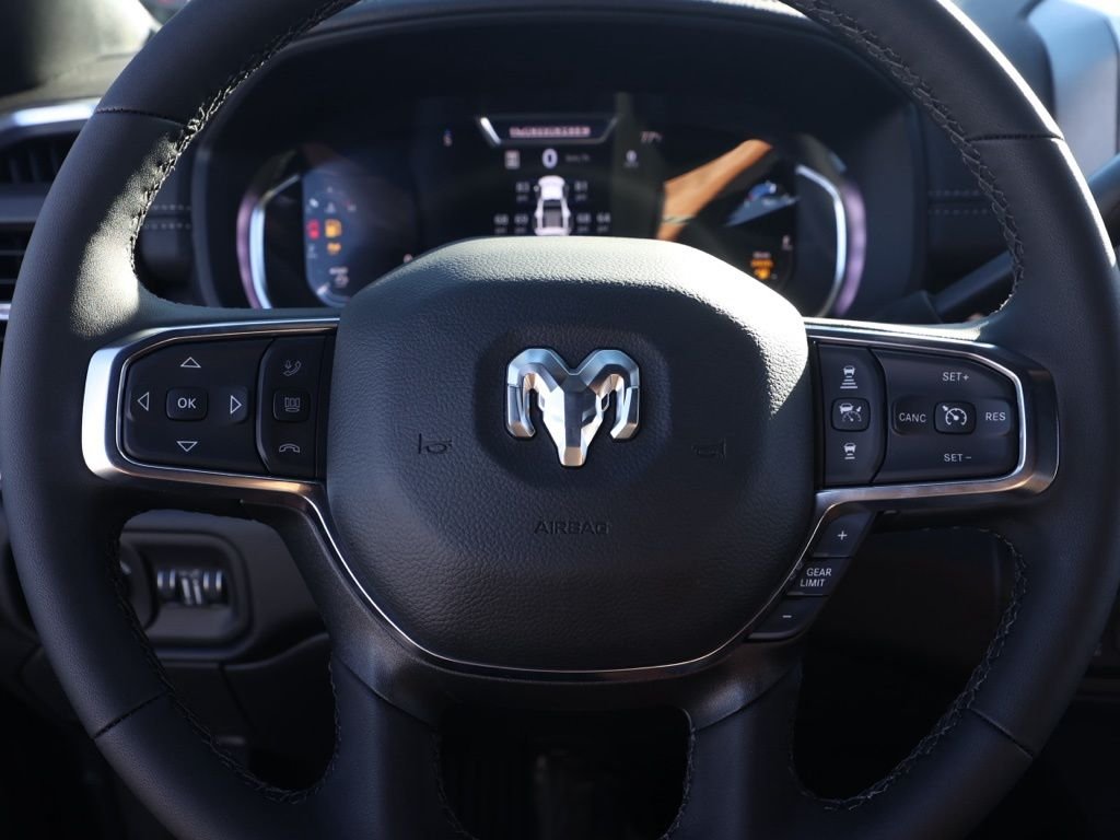 New 2026 Diamond Black Crystal Pearl-Coat Exterior Paint RAM Laramie image 23