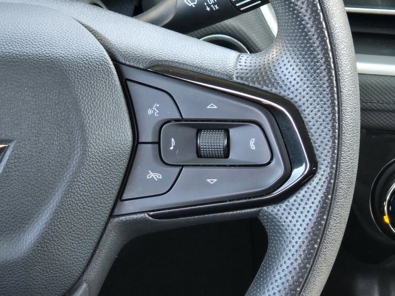 Used 2025 Crimson Metallic Chevrolet LT image 15