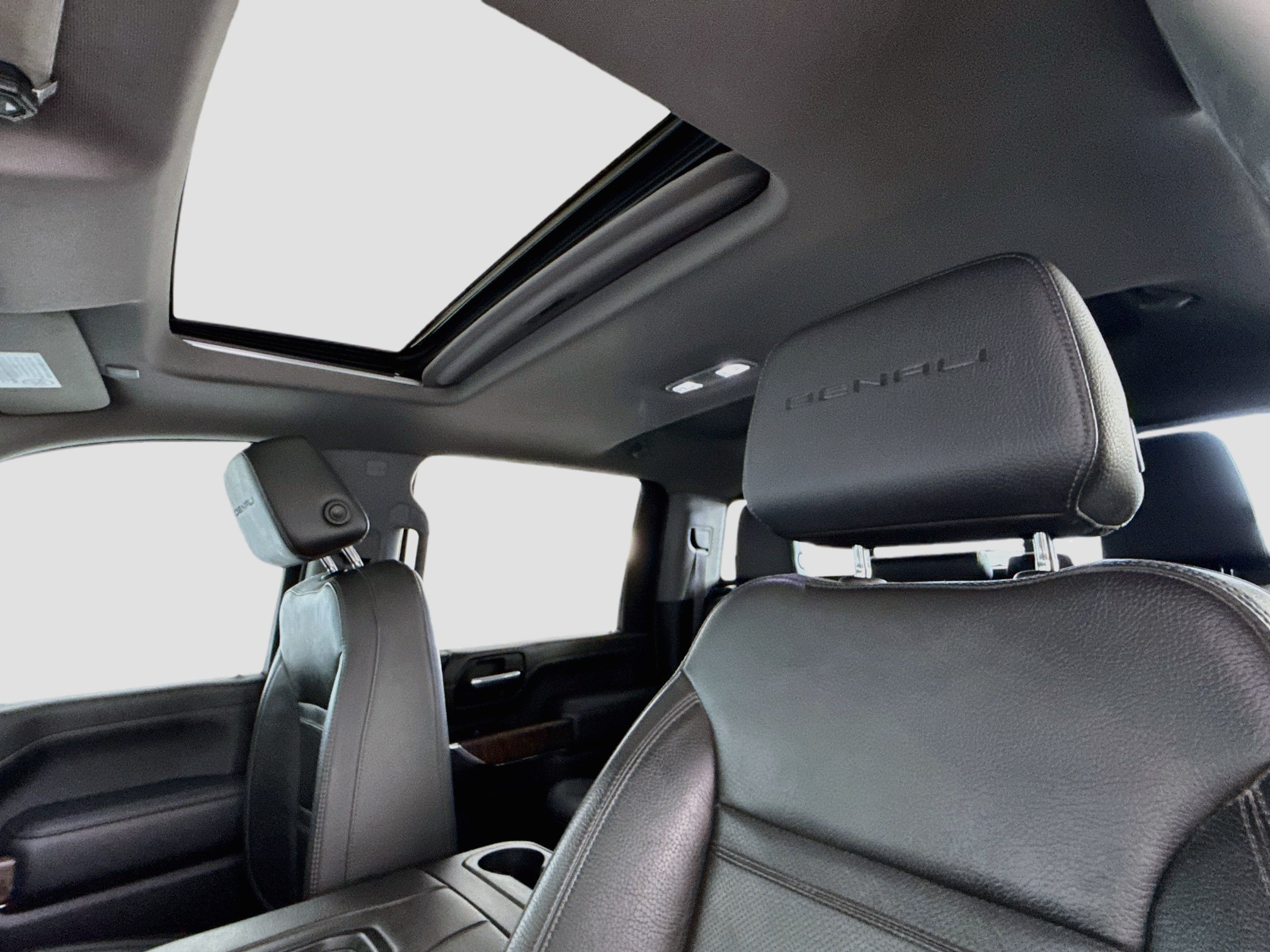 Used 2022 Ebony Twilight Metallic GMC Denali image 24