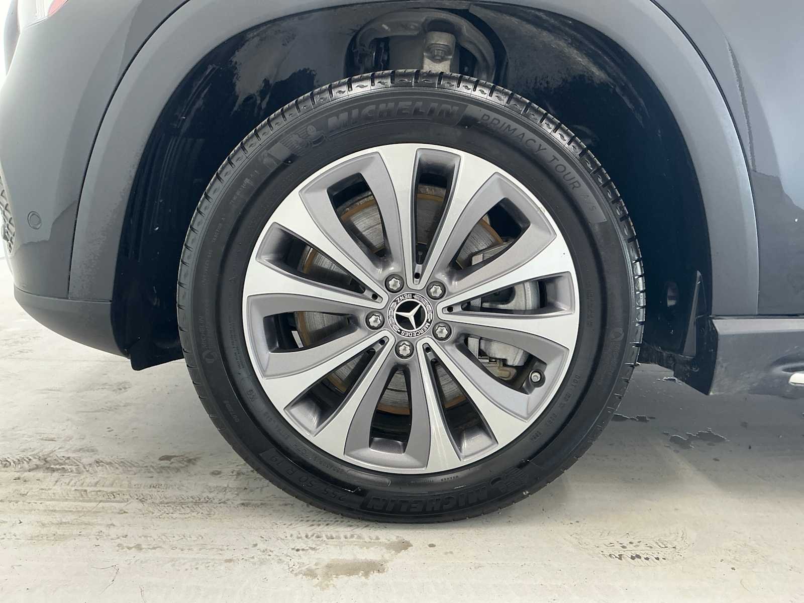 Certified Used 2022 Black Mercedes-Benz GLE 450 image 28