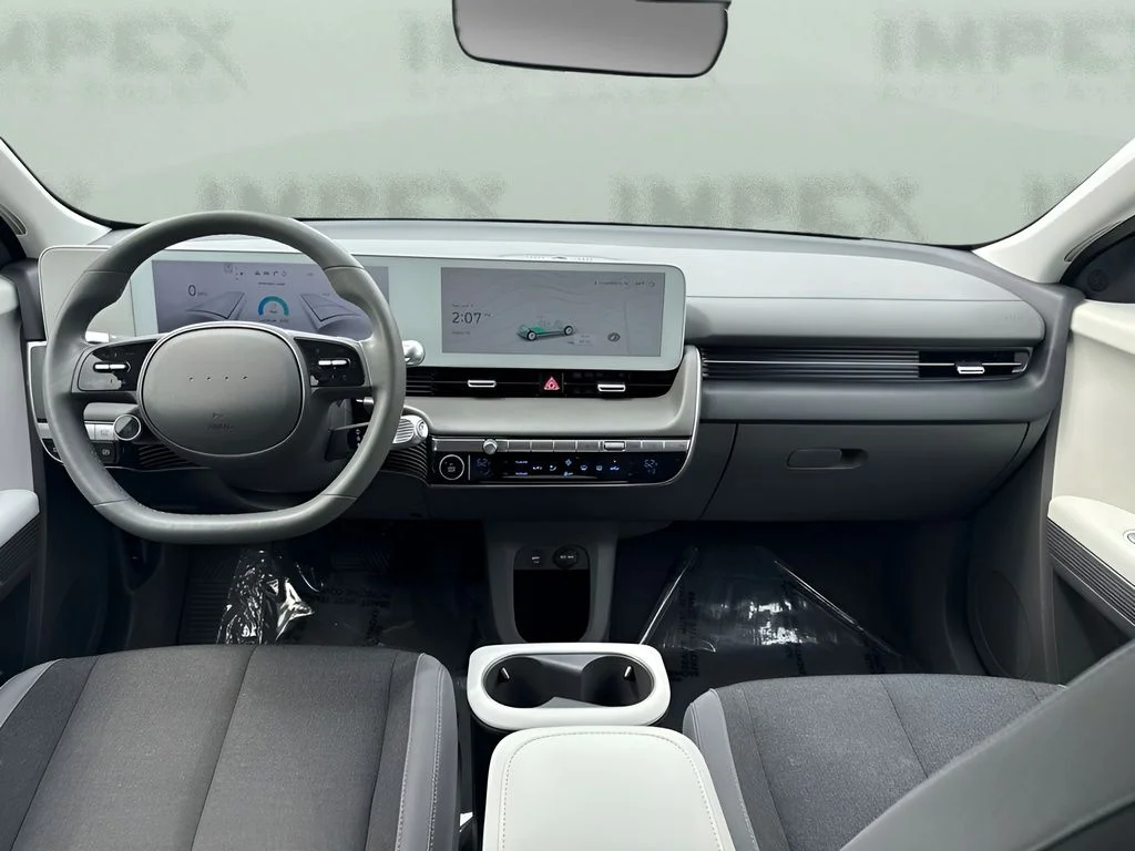 Used 2024 Gray Hyundai SEL image 12