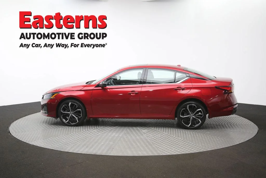 Used 2023 Red Nissan 2.5 SR image 61