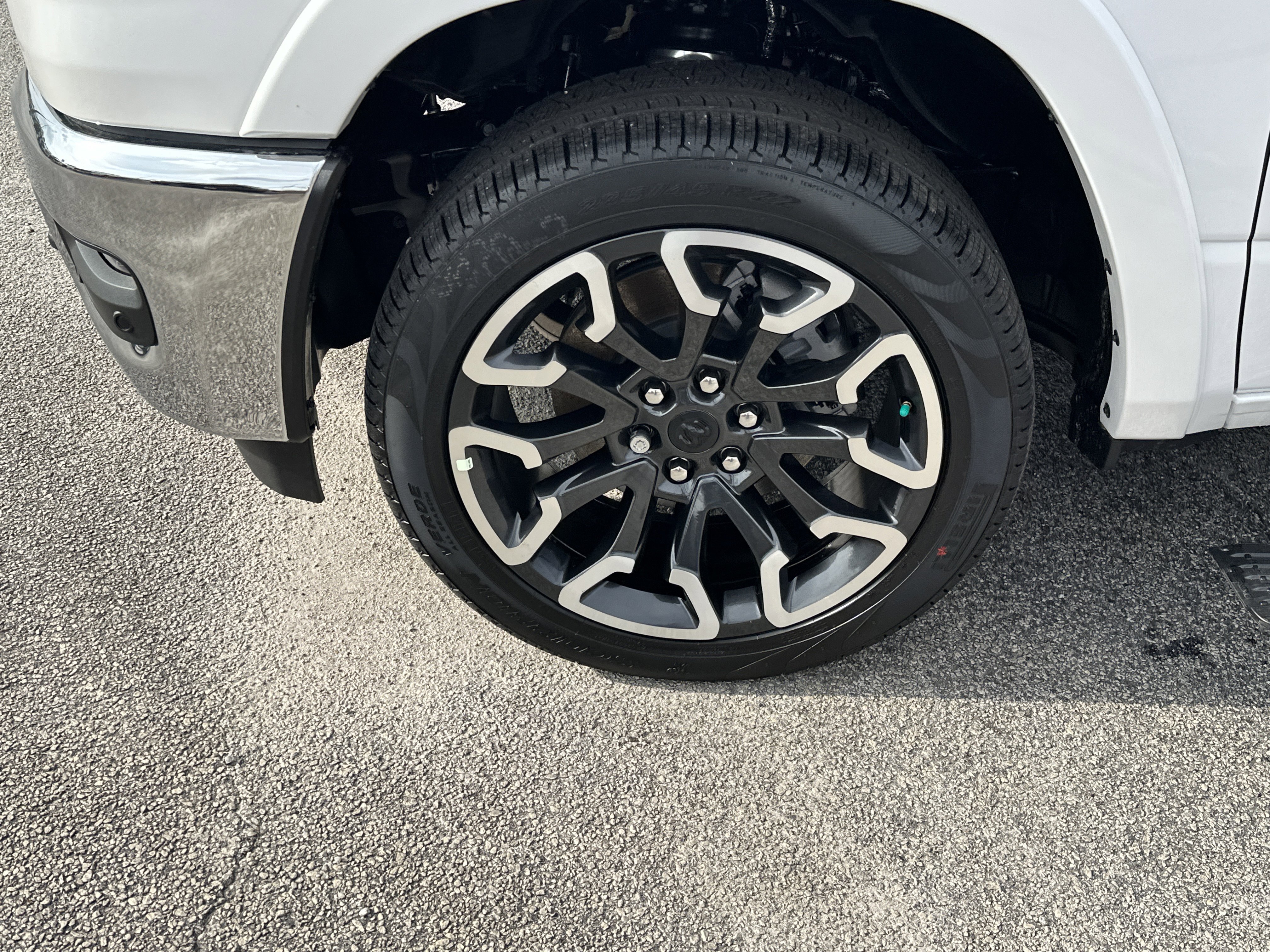 2026 RAM 1500 Limited - Photo 12