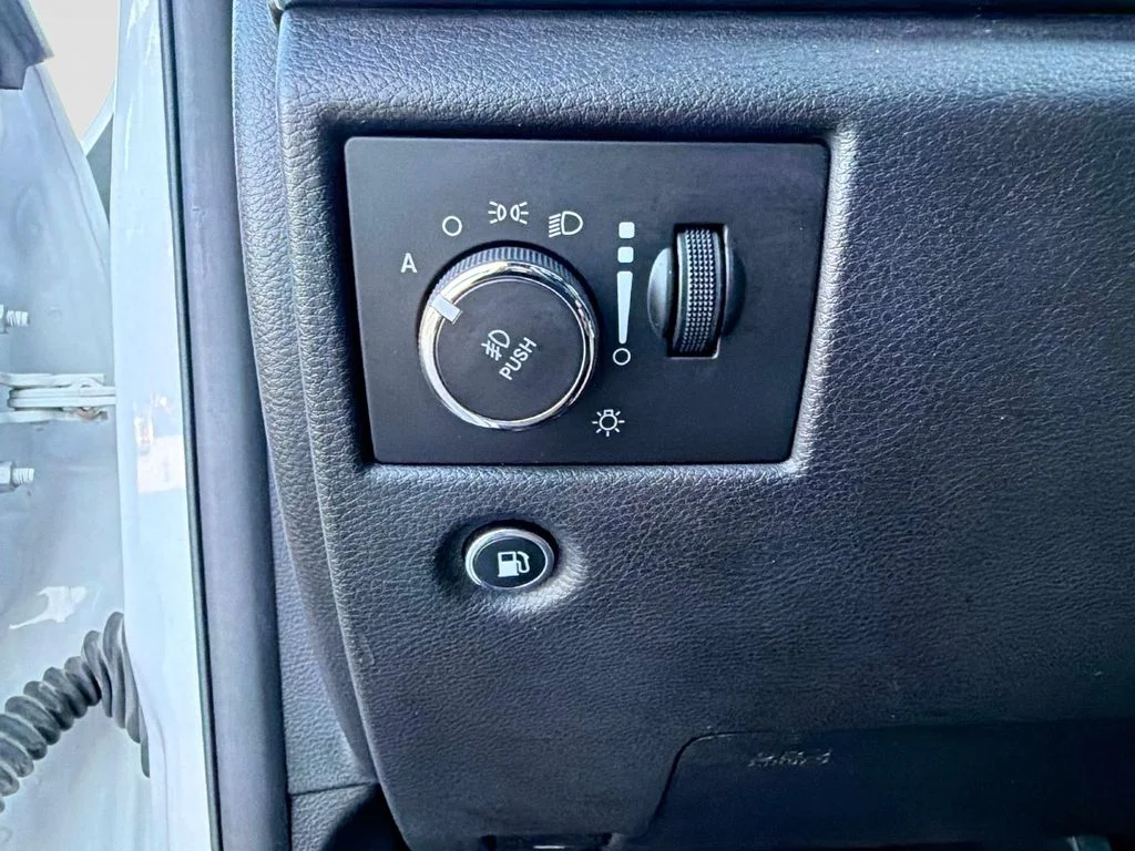 Used 2017 White Jeep Limited image 29