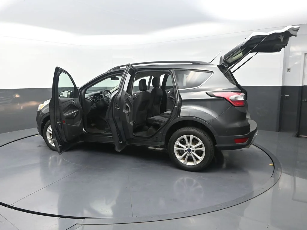 Used 2018 Gray Ford SE image 35