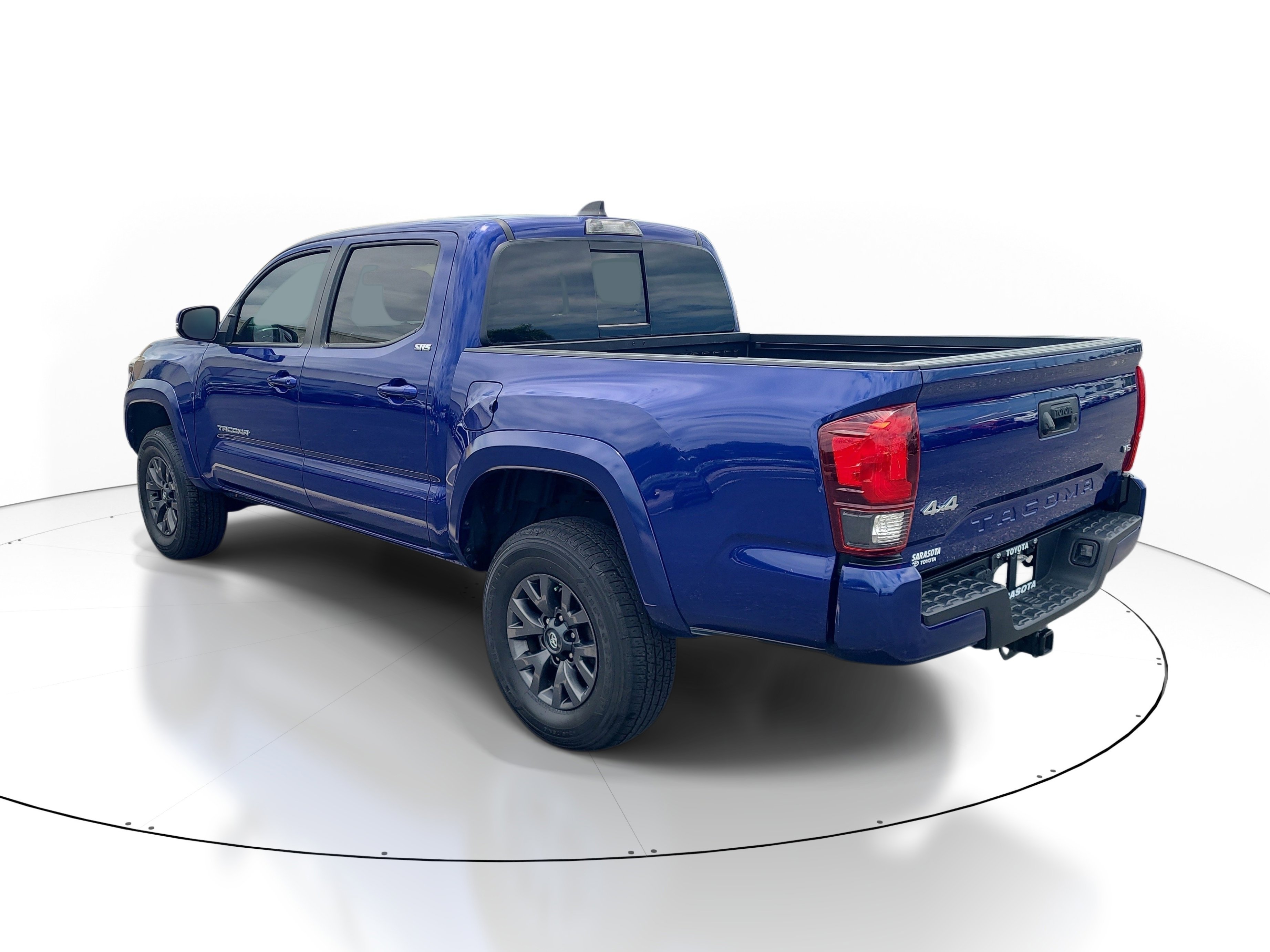Used 2023  Toyota  image 3