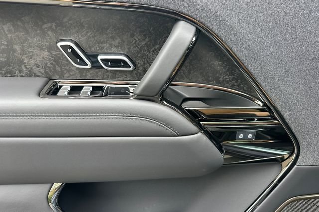 New 2026 Varesine Blue Land Rover Autobiography image 10
