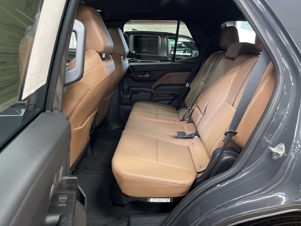 Certified Used 2025  Toyota Limited image 25