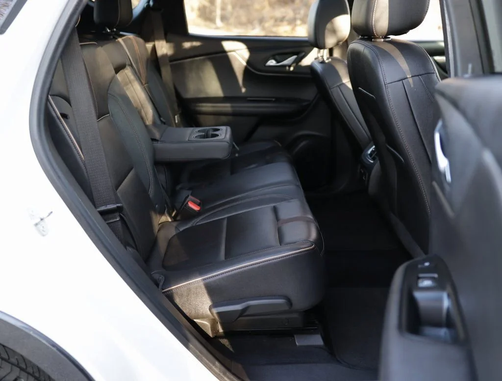 Used 2022 Iridescent Pearl Tricoat Chevrolet Premier image 33