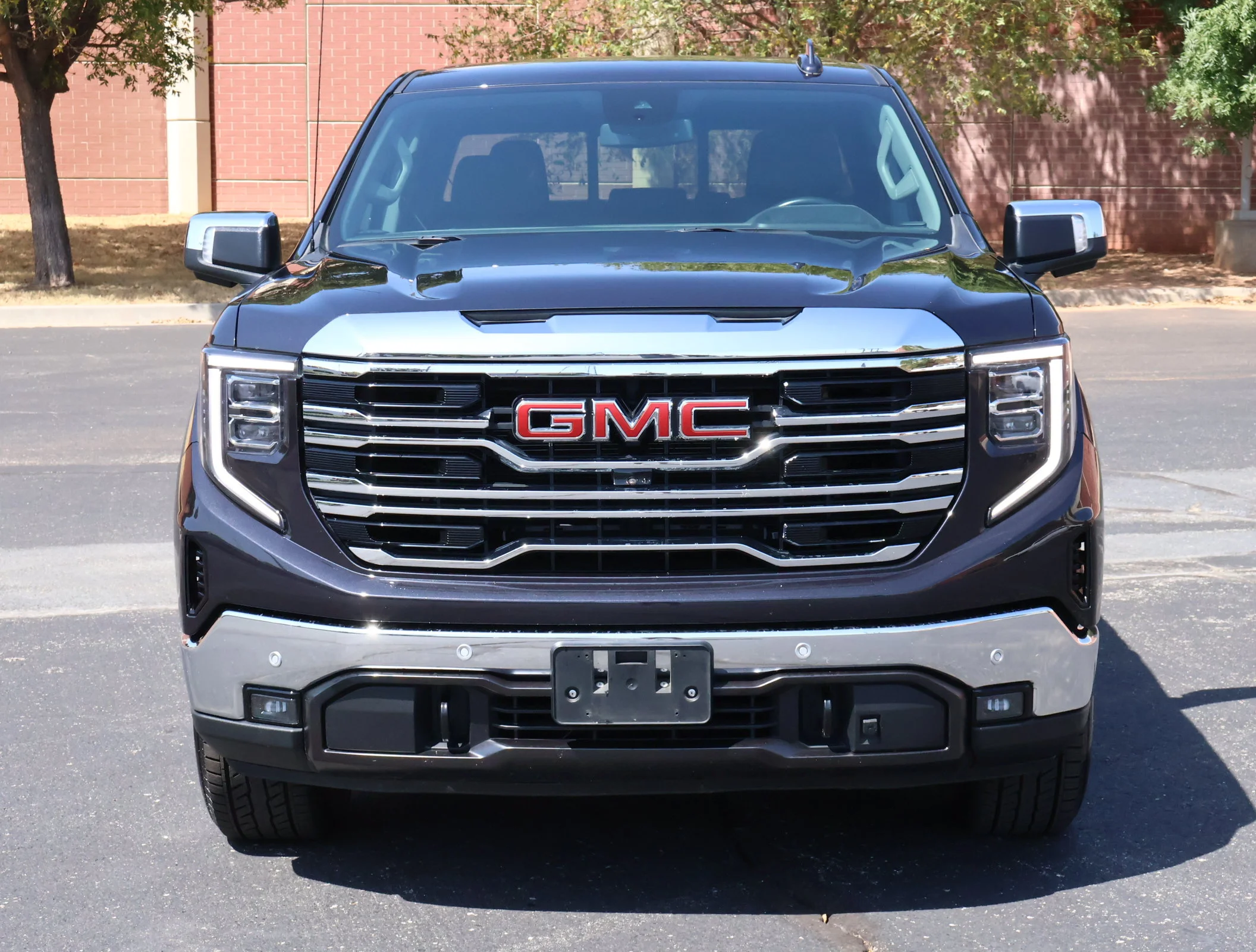 Used 2022 Titanium Rush Metallic GMC SLT image 31
