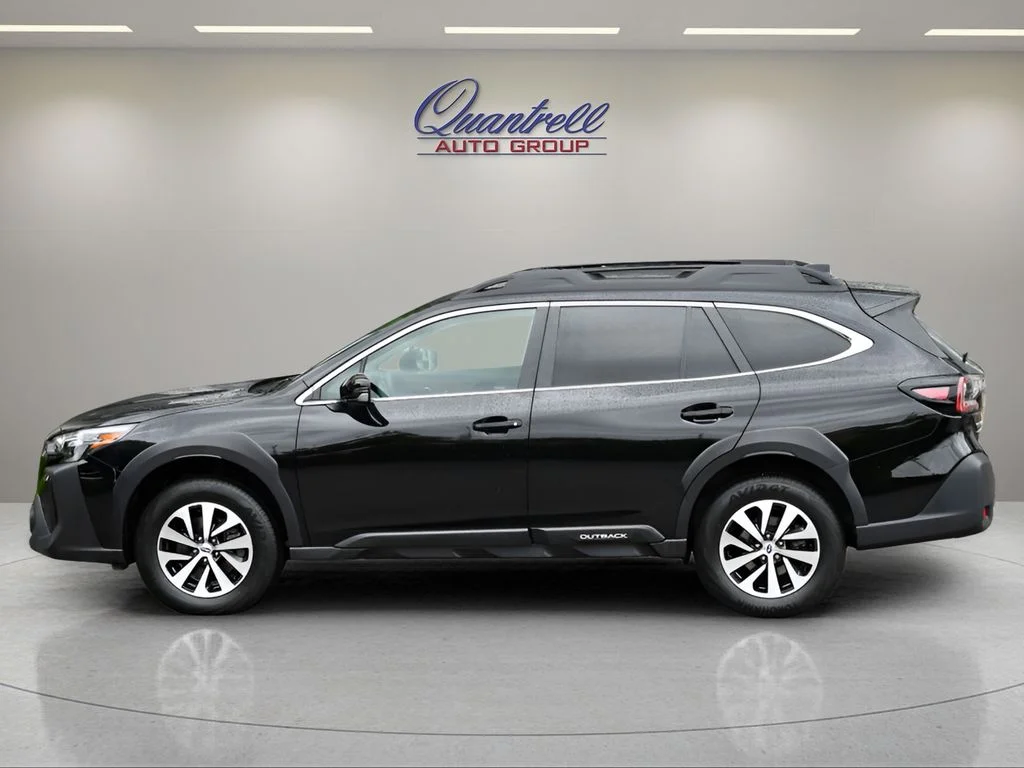 Certified Used 2023 Crystal Black Silica Subaru Premium image 7