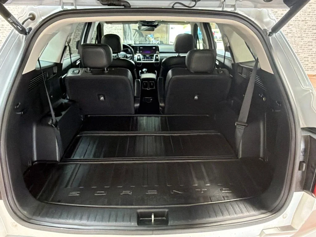 Used 2022 Sparkling Silver Kia SX image 13