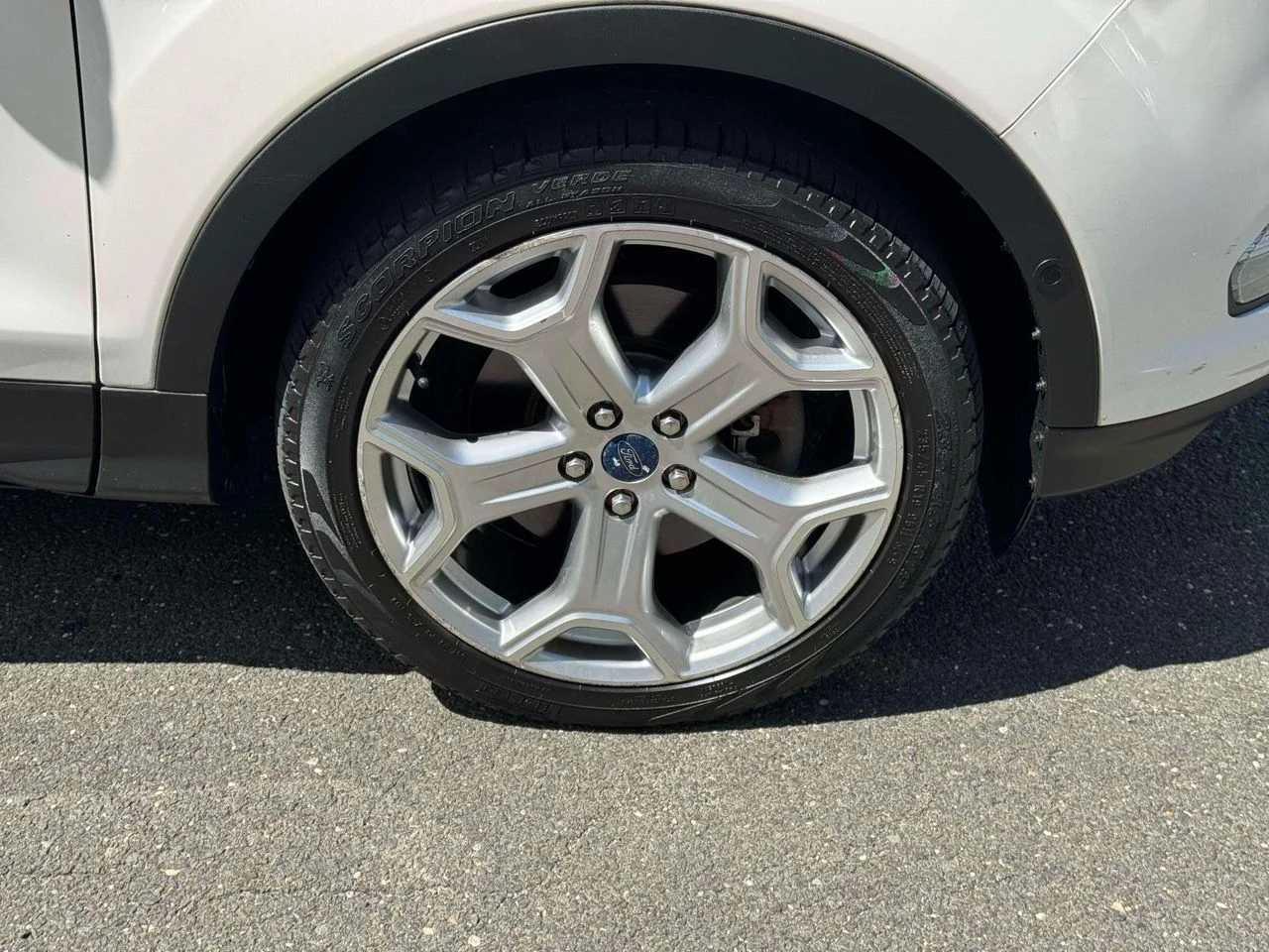 Used 2019 White Platinum Clearcoat Metallic Ford Titanium image 9