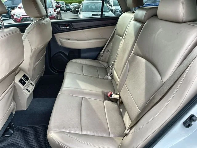 Used 2019 White Subaru 2.5i image 26