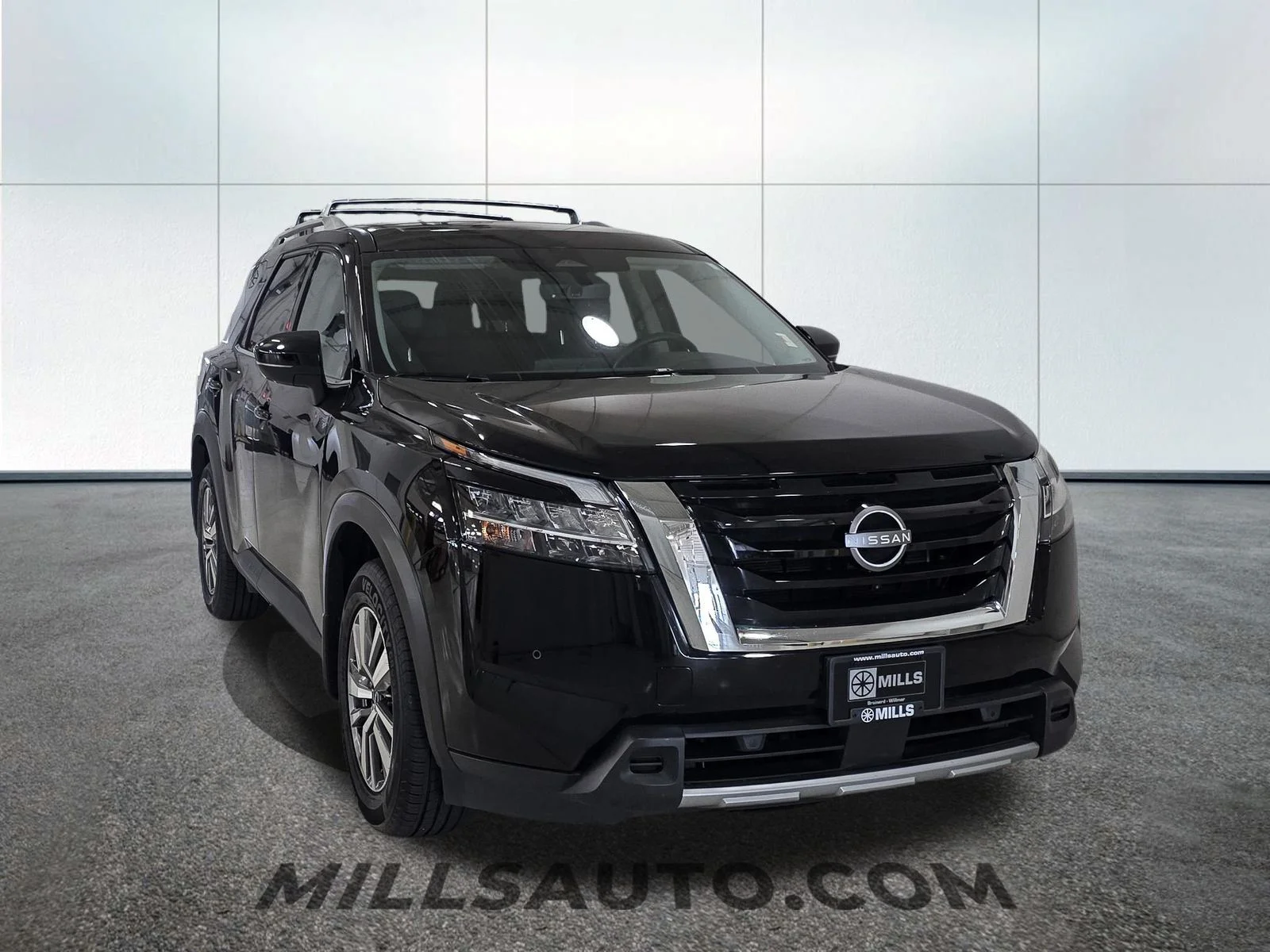 Used 2023 Black Nissan SL image 11