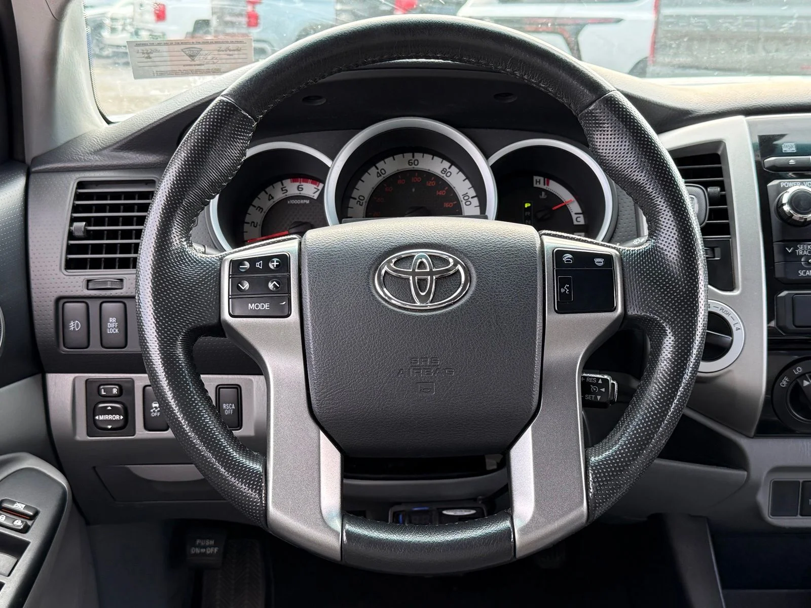Used 2012 White Toyota Base image 18