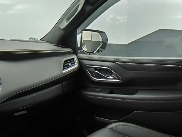 Used 2022 White Chevrolet RST image 40