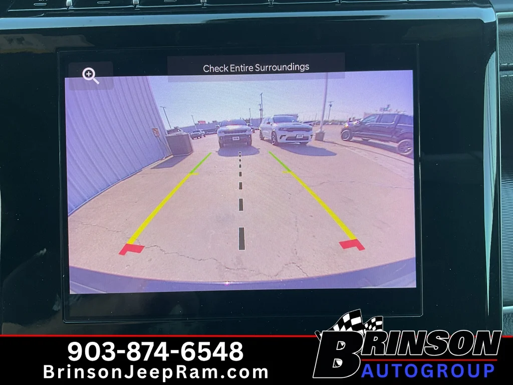 Used 2024 Diamond Black Crystal Pearlcoat Jeep Altitude image 29