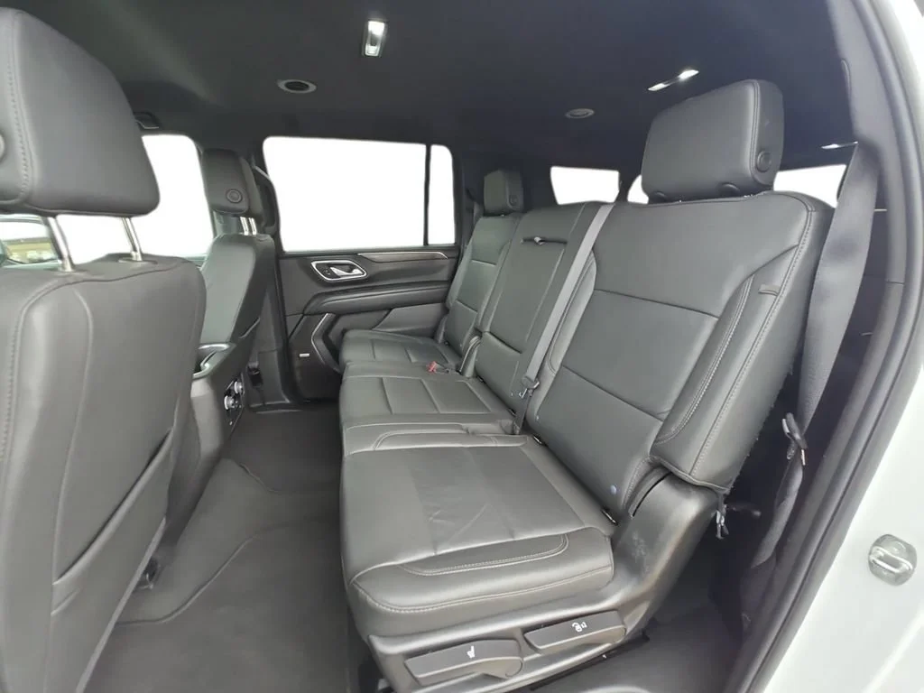 Used 2024 Summit White Chevrolet LT image 16
